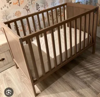 Nido Cocoonababy Red Castle,cuna y colchón.