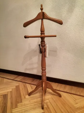 Galán de noche de madera