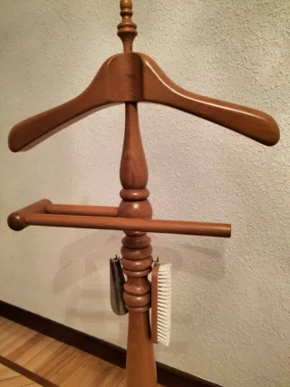 Galán de noche de madera