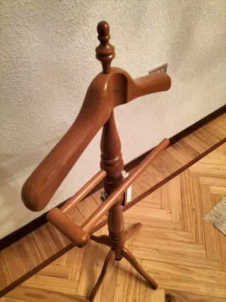 Galán de noche de madera