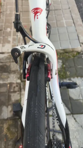 Bicicleta de carretera Pinarello F8