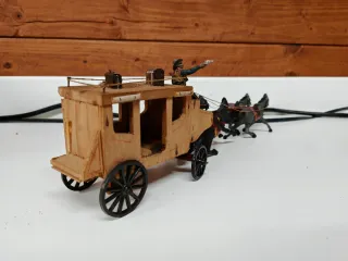 Antigua Diligencia Madera Oeste P.H.