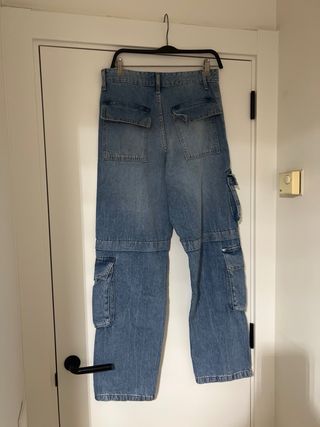 Pantalón cargo vaquero Bershka