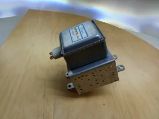 Magnetrón Whirlpool 2M167B-M14