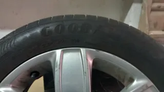 Rueda de coche Goodyear  205/55 R16. 91W