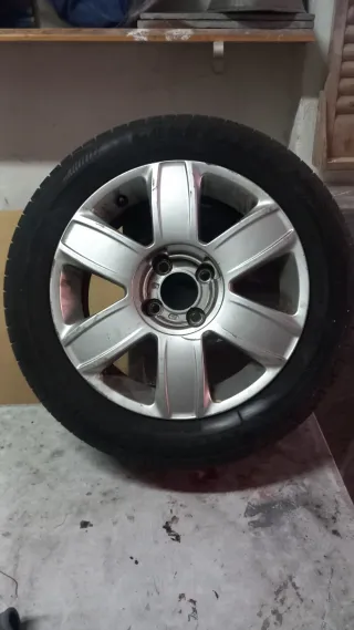 Rueda de coche Goodyear  205/55 R16. 91W