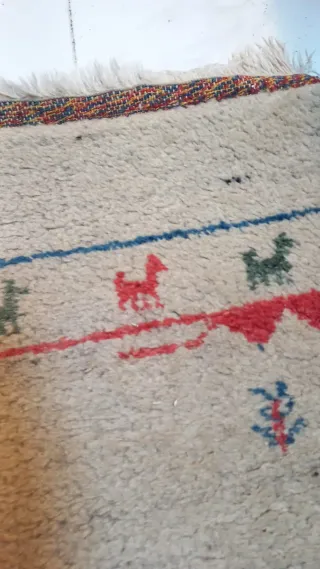 Alfombra de pasillo beige