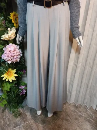 Pantalón de vestir gris,