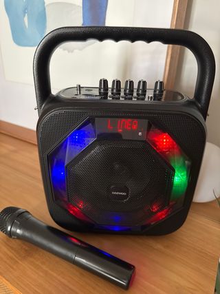 Reproductor/Altavoz/Karaoke DAEWOO. NUEVO.