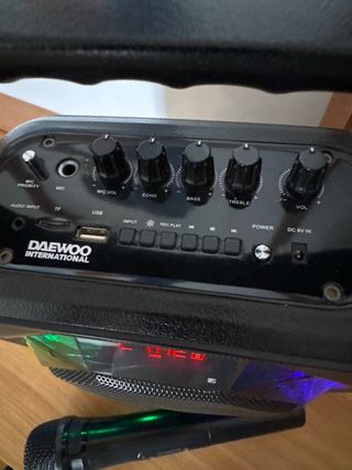 Reproductor/Altavoz/Karaoke DAEWOO. NUEVO.