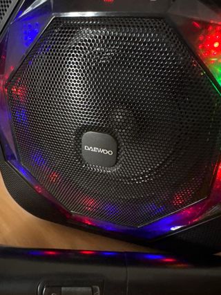 Reproductor/Altavoz/Karaoke DAEWOO. NUEVO.
