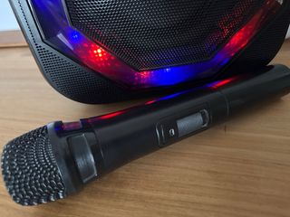 Reproductor/Altavoz/Karaoke DAEWOO. NUEVO.