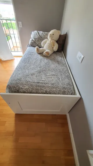 Cama infantil con cajones y más