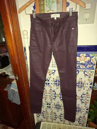 Pantalones Mango Cuero Talla 32 Rojo/Morado