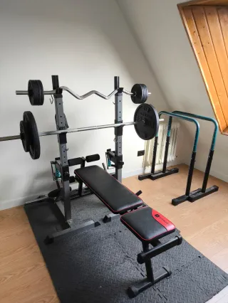 Gimnasio basico con muy poco uso, como nuevo