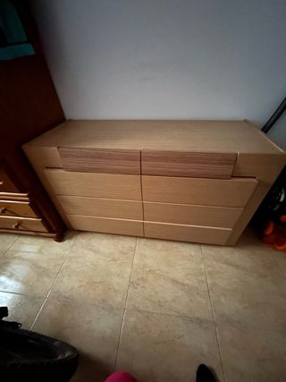 Cómoda de madera con 6 cajones