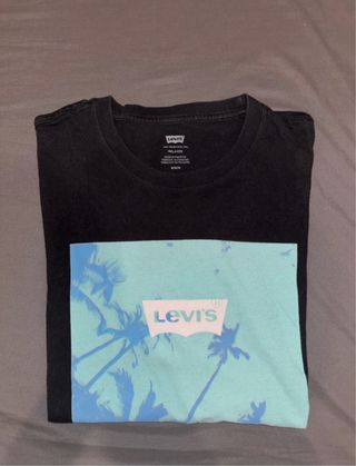 Camiseta Levi's Negra Estampada Palmeras