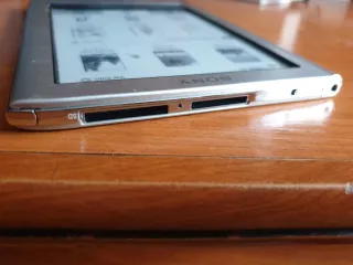 Sony Reader Pro-650 E-reader con segno sullo schermo