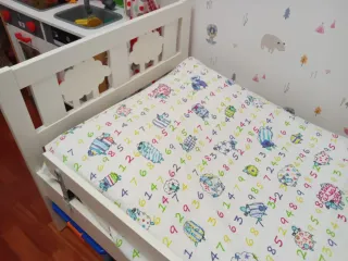 Cama infantil con somier y colchón