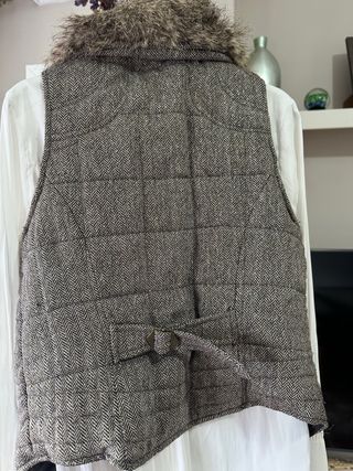 Chaleco Zara con cuello pelo Talla M