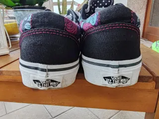 Scarpe Vans con Rose Nere e Rosa