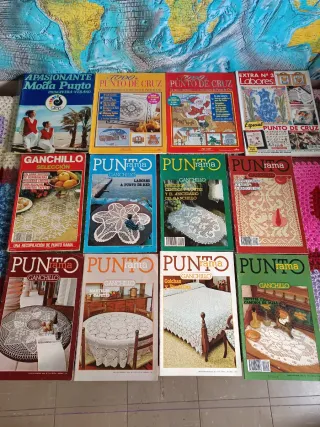 Lote de 12 revistas de punto de cruz y punto de ra