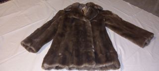 Abrigo Cedora imitación piel marrón