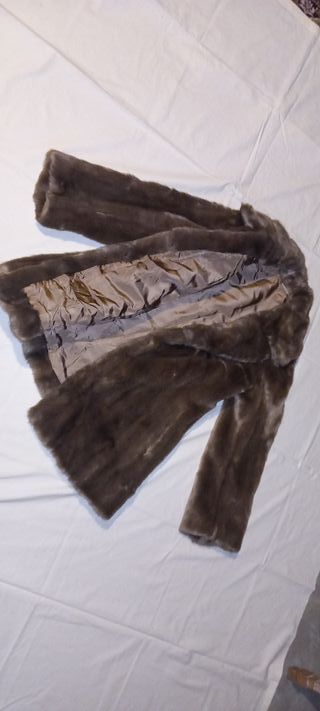 Abrigo Cedora imitación piel marrón