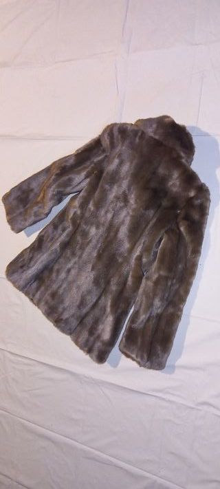 Abrigo Cedora imitación piel marrón