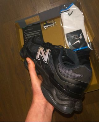 New Balance 9060 Negras