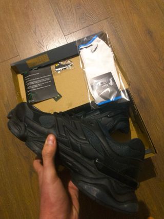 New Balance 9060 Negras