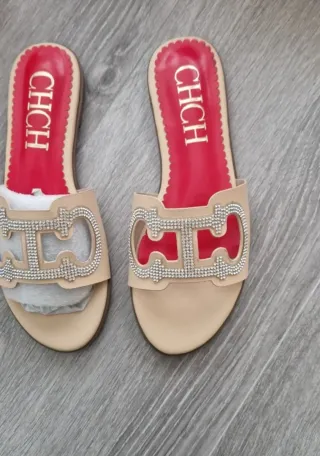 Sandalias CHCH Beige y rojas