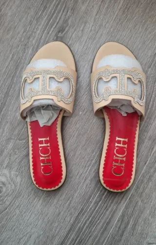 Sandalias CHCH Beige y rojas