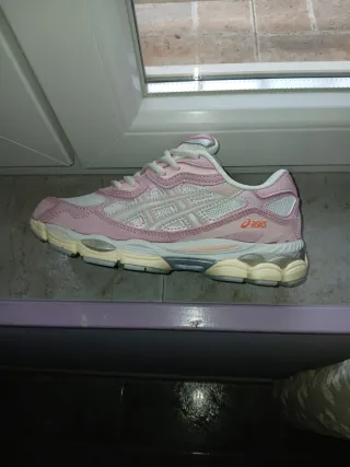 Zapatillas Asics Talla 38 Rosa y Blanco