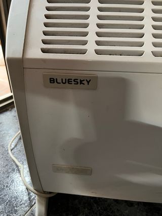 Estufa eléctrica blanca