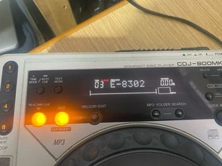 2x Pioneer CDJ-800MK2