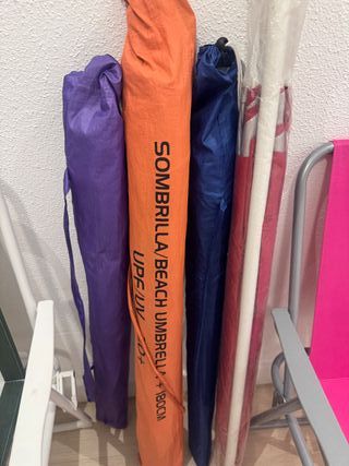 2 Sillas Playa y 4 Sombrillas