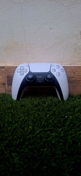 Mando DualSense PS5 Blanco y Negro Como Nuevo