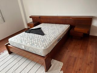 Cama matrimonio y tocador madera
