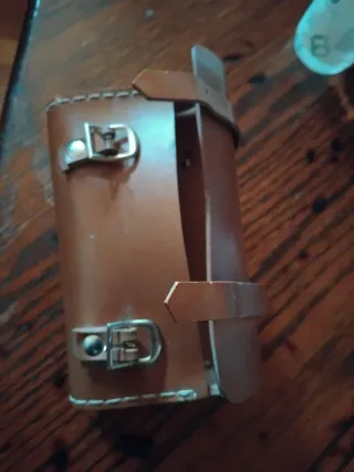 Portaherramientas de cuero para bicicleta