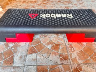 Step Reebok nero con logo rosso