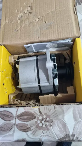 Alternatore Hella 14V 65A 8EL 012 427-381