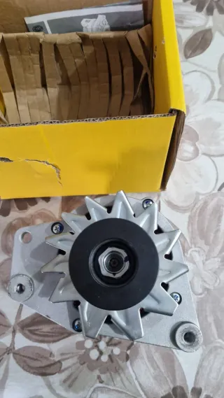 Alternatore Hella 14V 65A 8EL 012 427-381