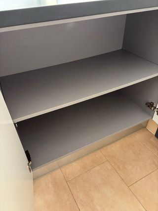 Cocina moderna blanca y negra