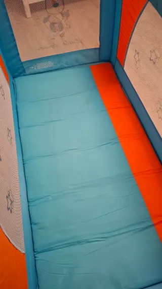 Cuna de viaje plegable