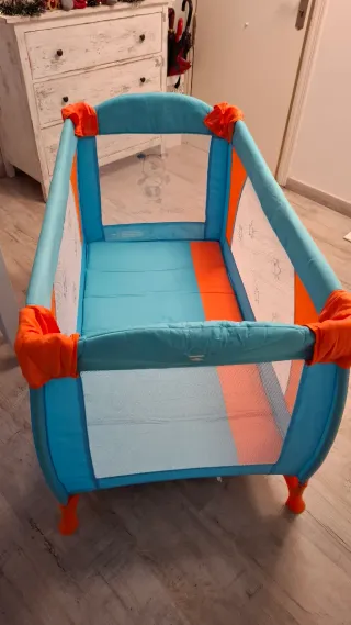 Cuna de viaje plegable