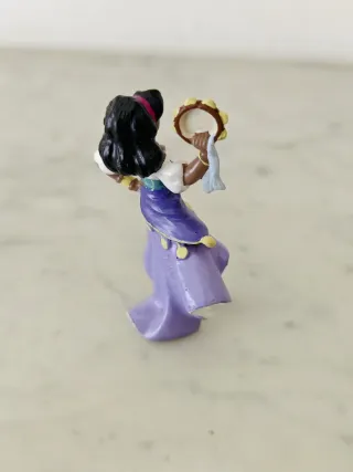 Figura Esmeralda Notre Dame