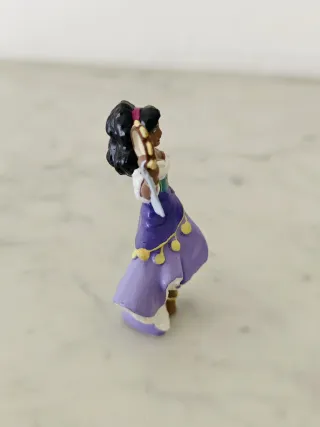 Figura Esmeralda Notre Dame