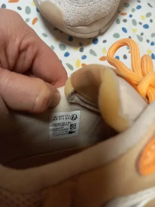 Zapatillas Lacoste Beige y Naranja