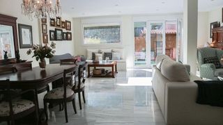 Chalet en alquiler en El Mayorazgo - El Limonar en Málaga